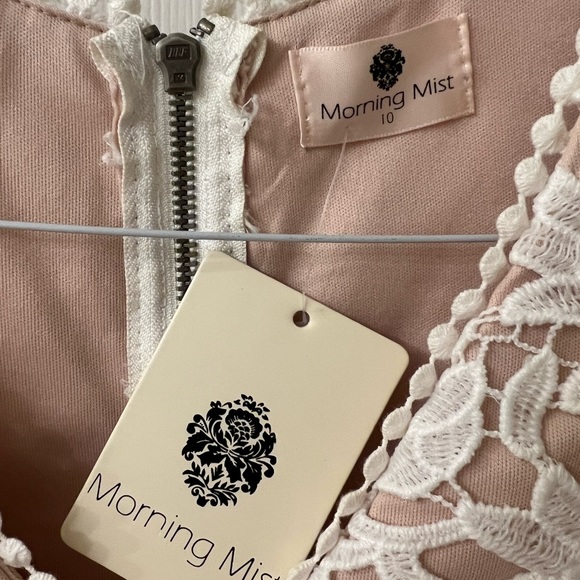 Dress- bridal or occasion - Picture 4 of 5